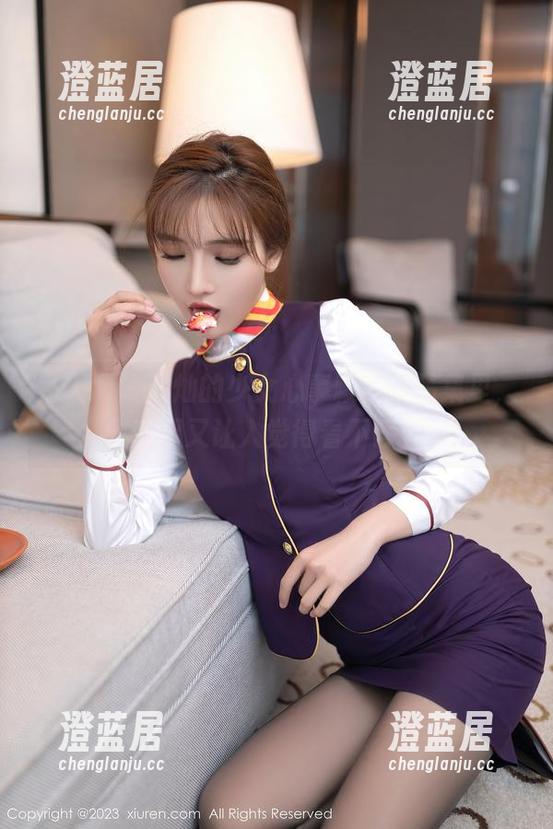 秀人网-璀灿 秀人网 - 璀灿的少女心事藏在作品集里,分享却又让人觉得看不够……