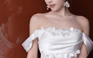秀人网 – 追踪软糖爱喝奶：女孩高清合集，细节满满