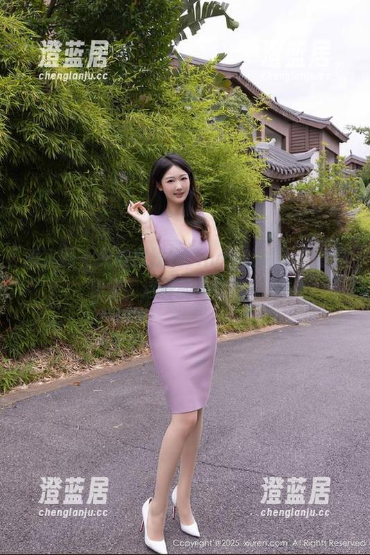 秀人网 - 又被颜浅浅Cindy的制服套图圈粉了，这样的搭配有毒！