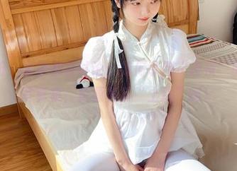 稚乖画册 – 大家都在讨论，如何享用“夜夜”的比基尼写真集，资源极其“上头”啊！