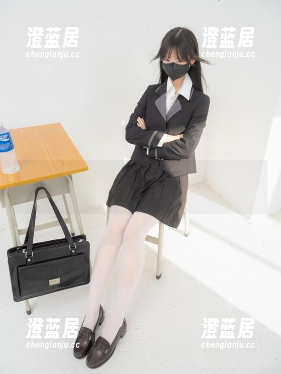 紧急企划 - 不只是小恩的双脚，裸足写真合集带你看不一样的视角