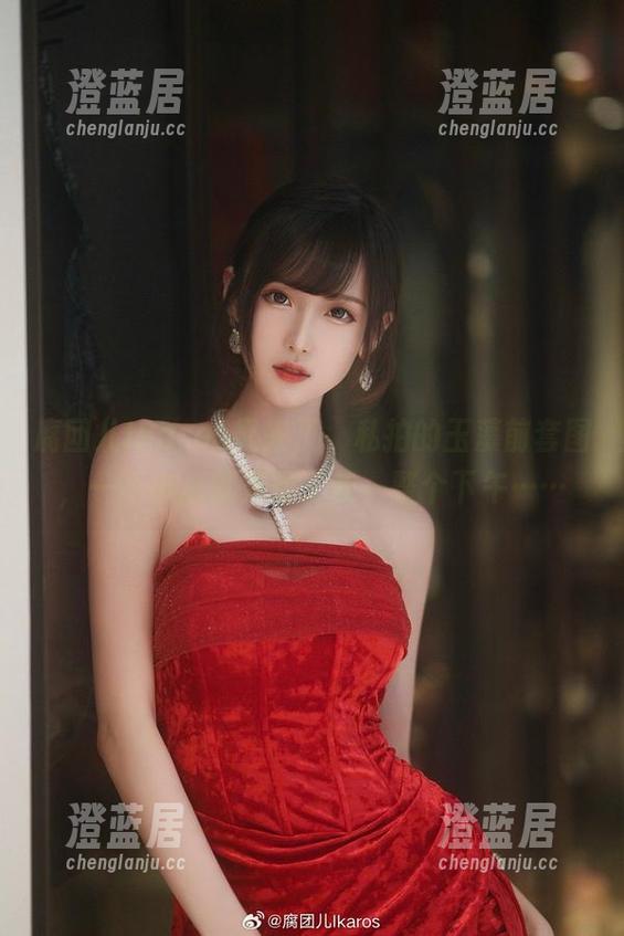 腐团儿Ikaros又来了，私拍的玉藻前套图，一不小心就浪费了我一整个下午……