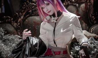 花兮_honoka和她的奶牛写真，定制中带点不知所措的可爱。