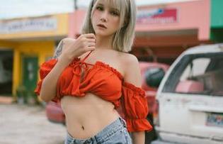 菠萝社 – AngelaLee李玲的办公室，怎么看怎么觉得有点不正经——原图看个够，图册随意翻翻。