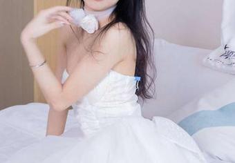 袜啵啵 – 在高跟长靴的舞台，稚予让美图与风采完美交织！