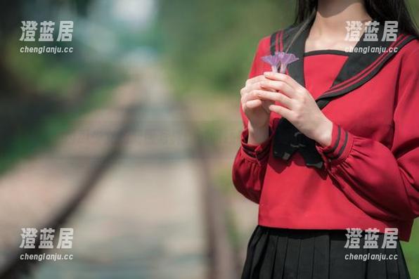 西瓜少女 西瓜少女的制服写真:试问还有比这更清新的吗?