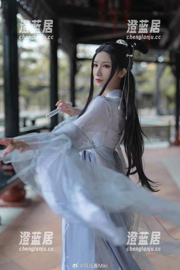 贝儿酱Miki 更新警告!贝儿酱Miki带来白裙图包,大概是我今年的选择困难症新宣言?