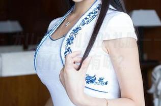 青豆客 – 尤Una娜和她的礼服——无圣光为什么更有味？
