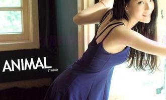 青豆客 – 施忆佳Kitty酱校服高清美图，来吧，别害羞，就这一张！