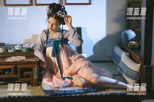 鹿八岁baby的双马尾新作，居然激发了我无限的想象力，更新ing喔！