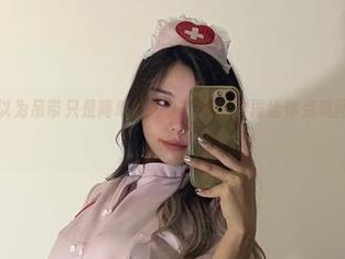 微密圈 – 你以为吊带只是简单的布料？黑饱宝再给你点美图，先下载再说。